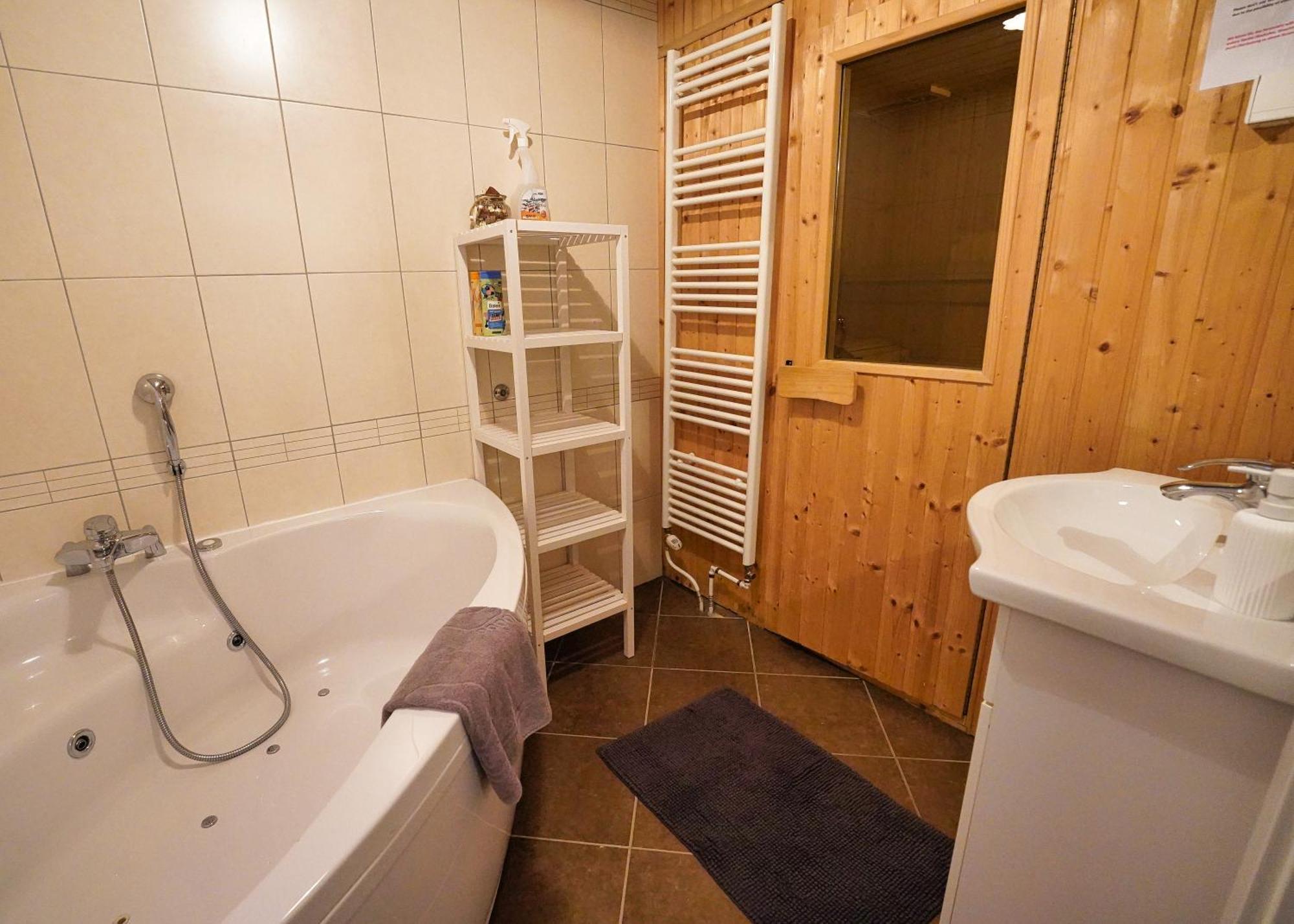 Apartment Mojstrovka With Terrace In City Center Кранска гора Екстериор снимка